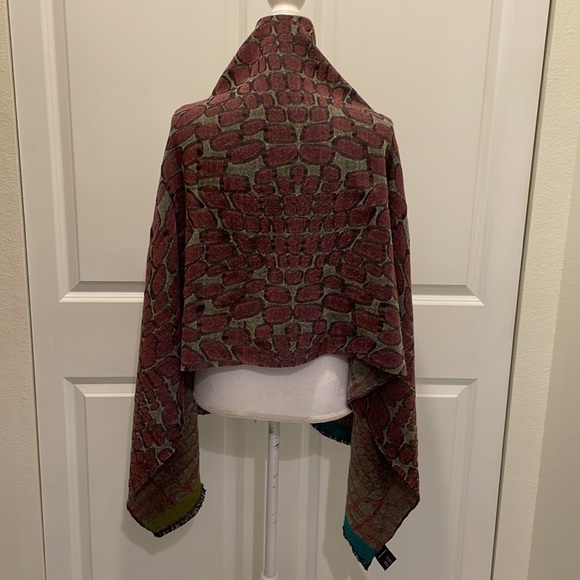 Marc Rozier Paris Print Scarf with Fringe Edges - Picture 5 of 12